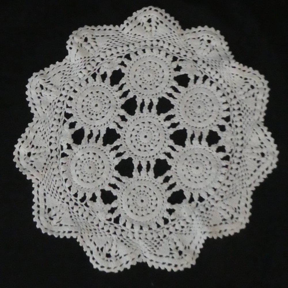 Detailed Vintage Crochet Knit Doily